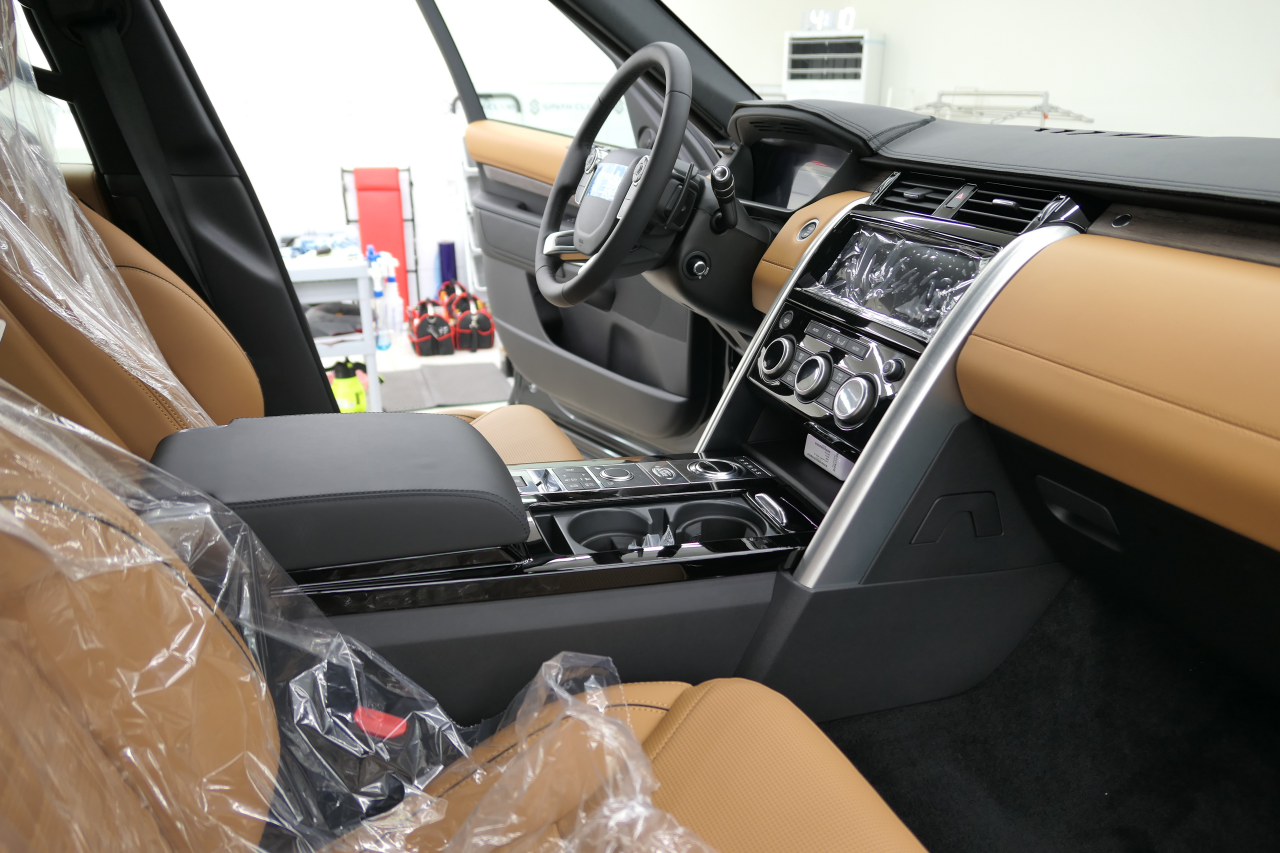 2018 Land Rover sport interior