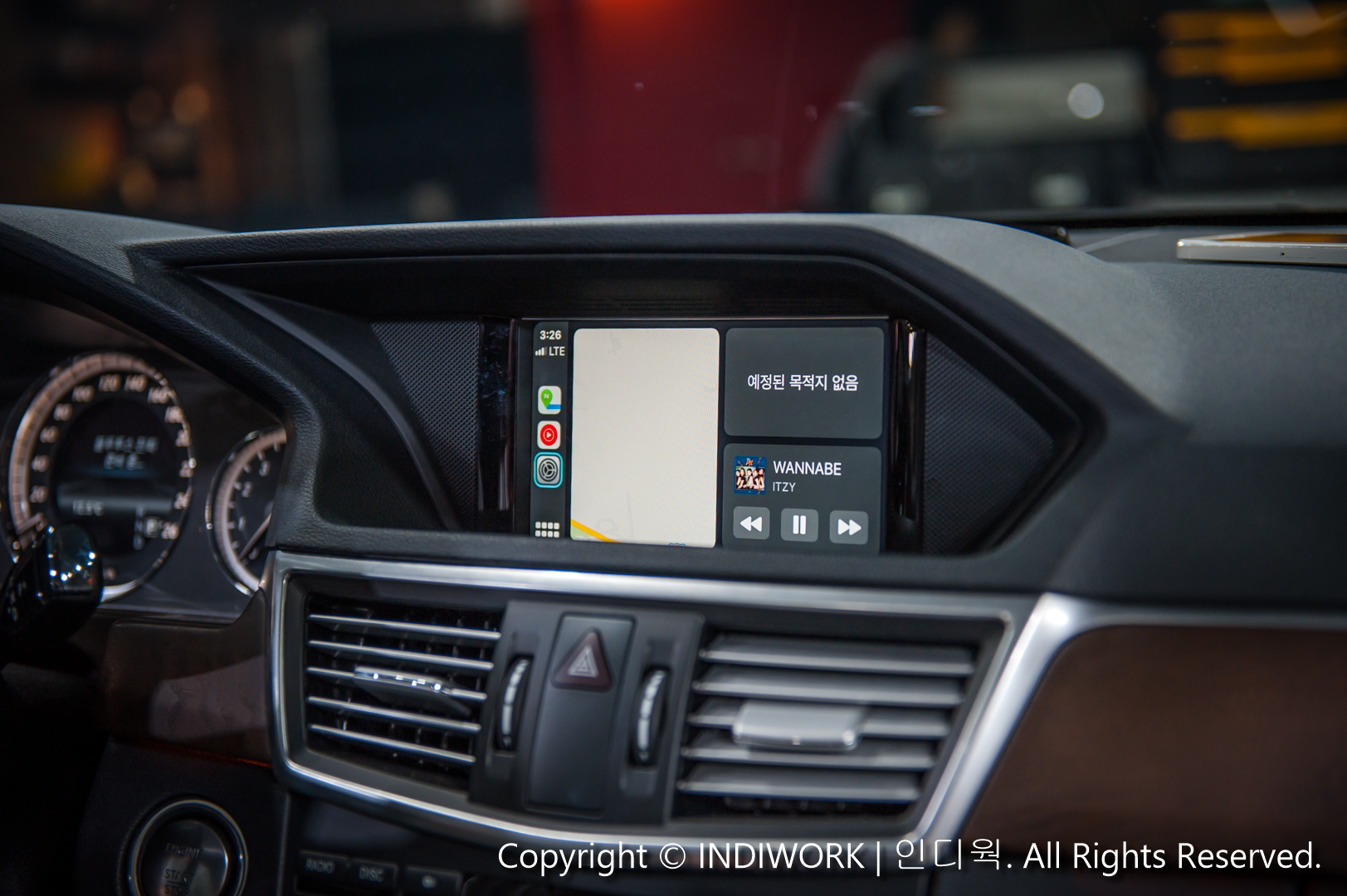 Apple CarPlay for 2014 Mercedes E-Class E300 W212 "SCB-NTG4.5"