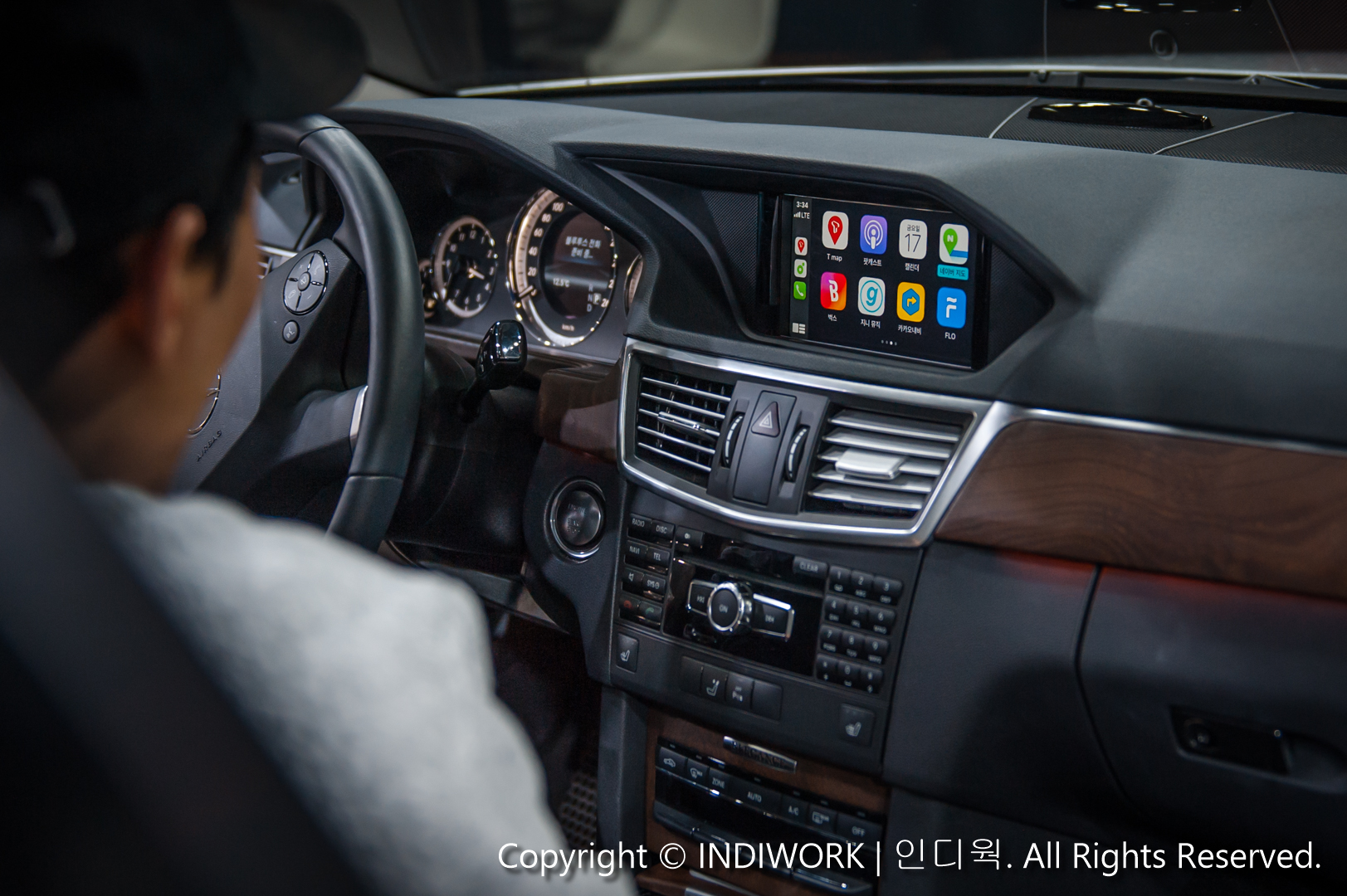 Apple CarPlay for 2014 Mercedes E-Class E300 W212 "SCB-NTG4.5"