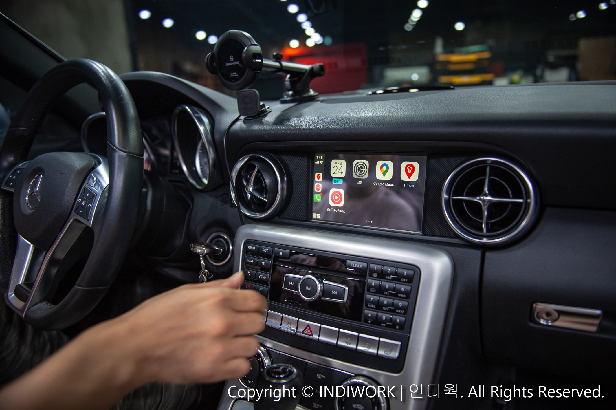 Apple CarPlay for Mercedes 2012 SLK-Class R172 "SCB-NTG4.5"