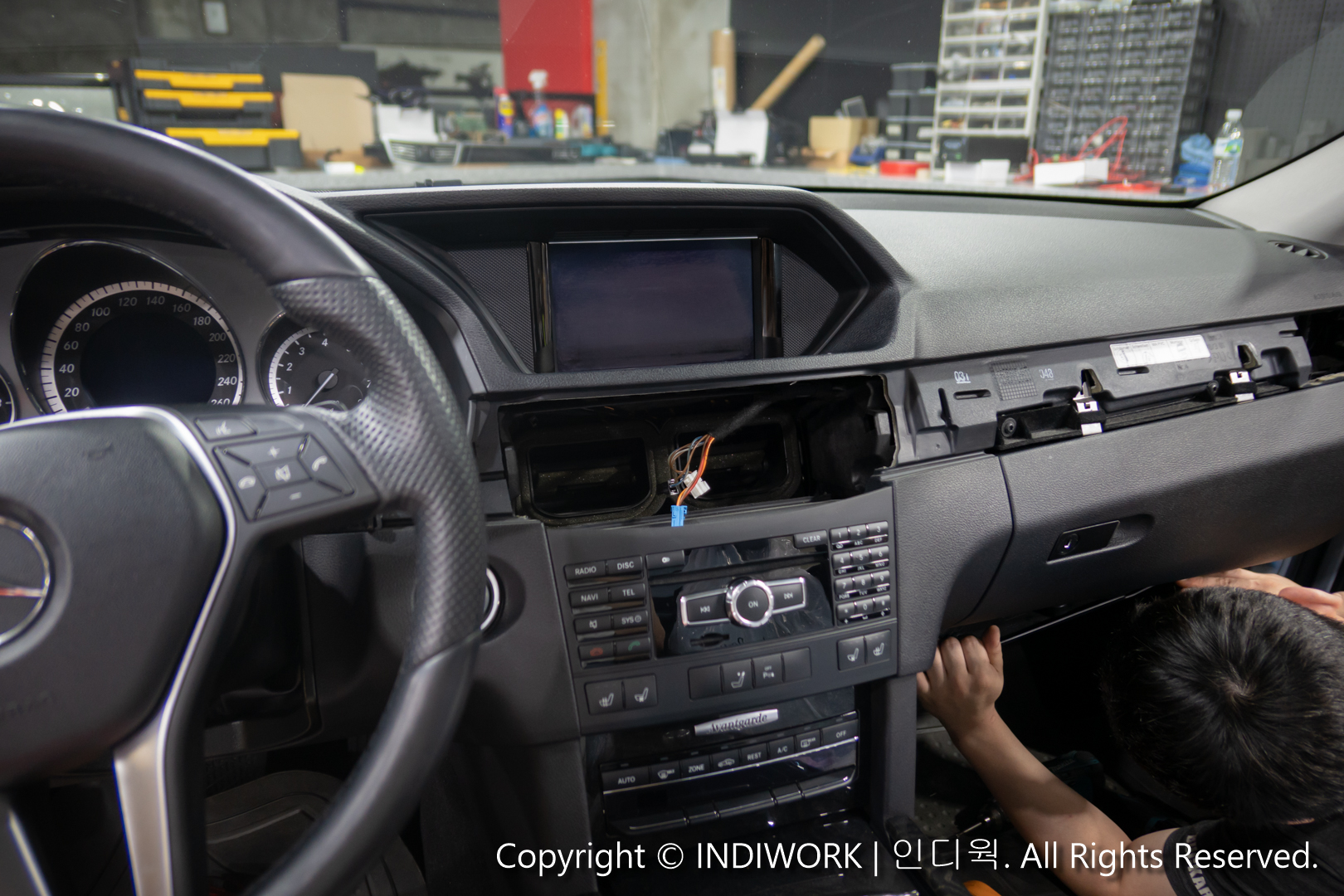 Apple CarPlay install for 2013 Mercedes E-Class E350 W212 "SCB-NTG4.5"