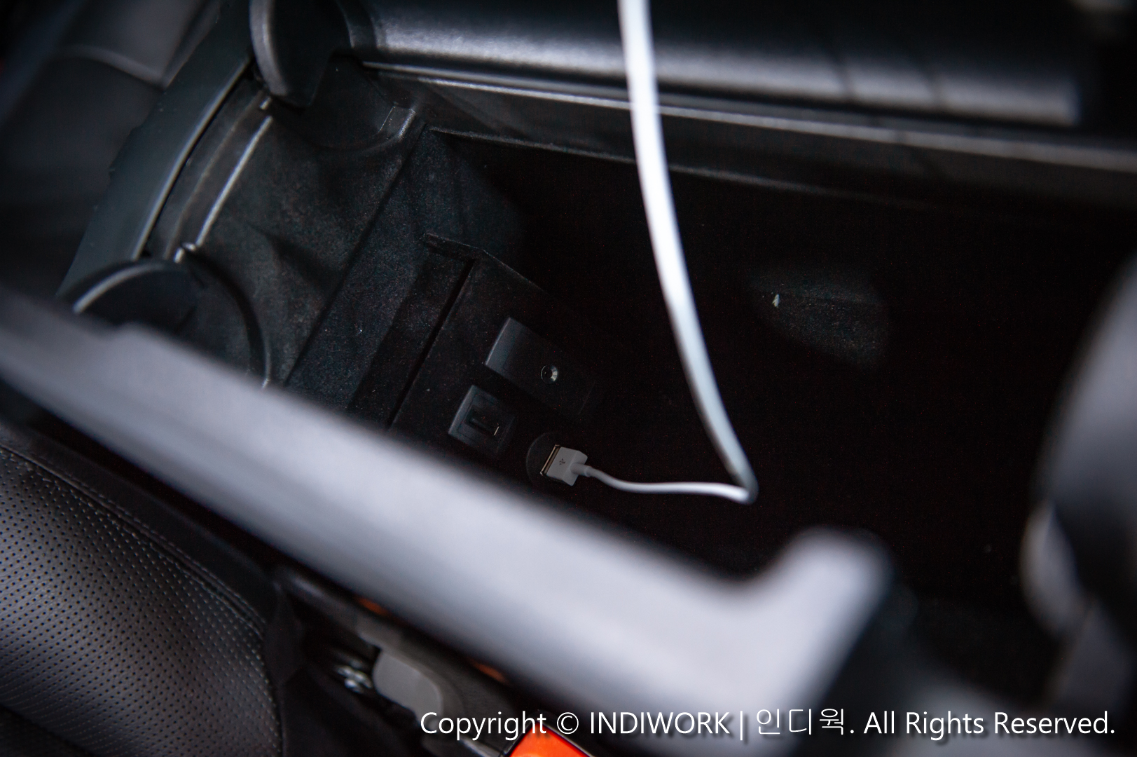 Apple CarPlay USB port for 2013 Mercedes E-Class E350 W212 "SCB-NTG4.5"