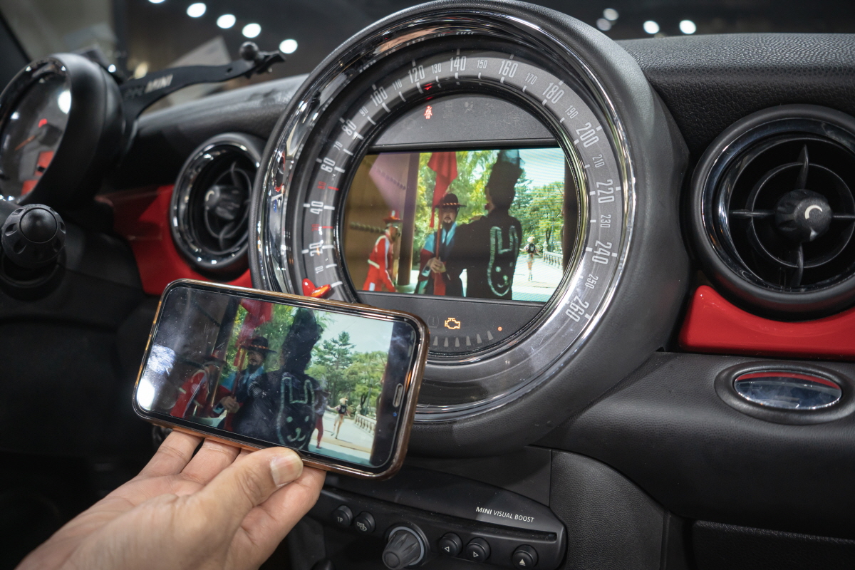 Apple Carplay smartphone mirroring for 2013 MINI JCW R56 "SCB-CIC"