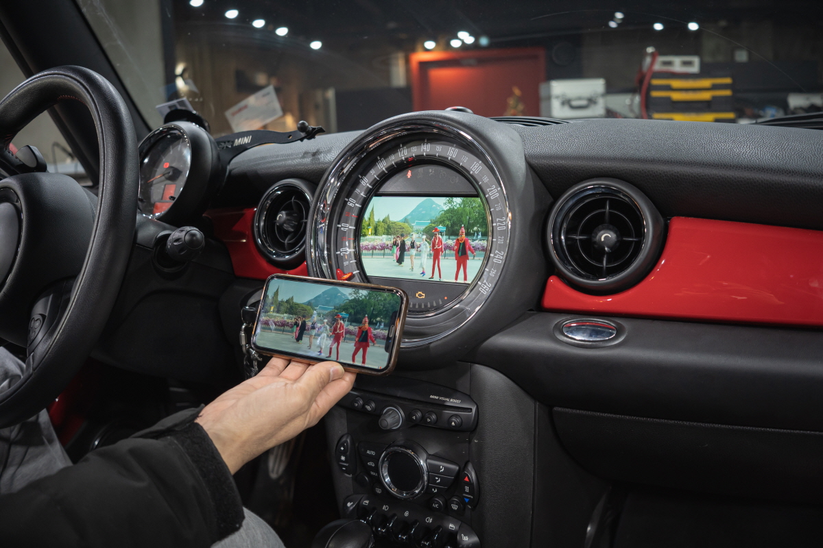 Apple Carplay smartphone mirroring for 2013 MINI JCW R56 "SCB-CIC"